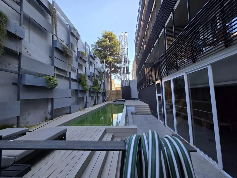 Monoambiente frente a FLENI, Belgrano — apto profesional, pileta y gimnasio — foto 4