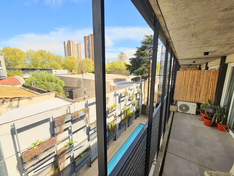 Vista verde desde el balcón